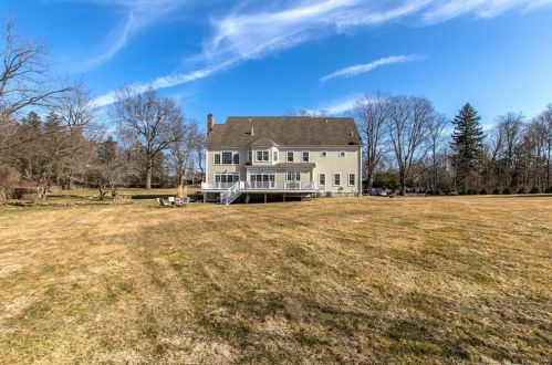 215 Belden Hl Rd, Wilton CT 06897-2916 exterior