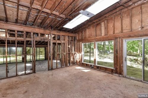 25 Sparrowbush Rd, Upper Saddle River NJ 07458-1420 exterior