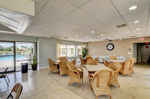 2326 23 Cranbrook Dr, Boynton Beach FL 33436-5711 exterior