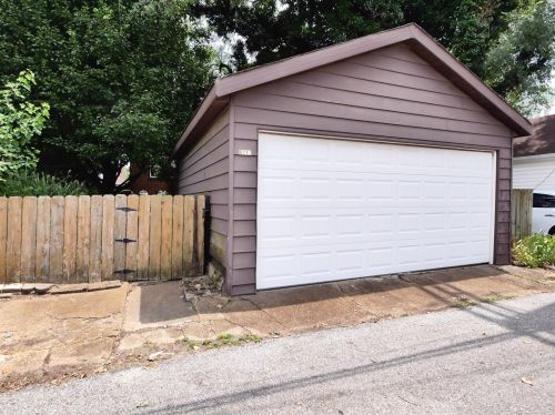 6113 Grand Blvd, Saint Louis, MO 63111-2317