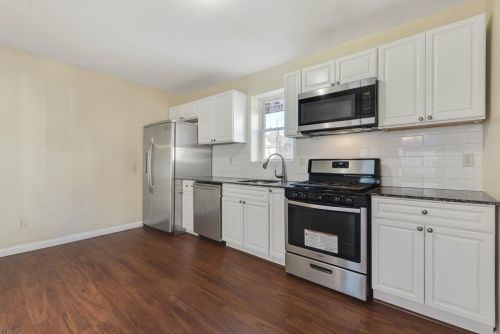 54 Crystal Ave, Springfield MA 01108-1722 exterior