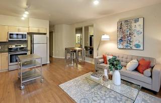 1920 Queen Anne Ave, Seattle WA  98109-2548 exterior