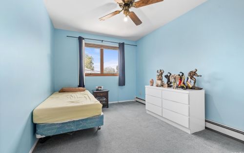 2 Furth Rd, Valley Stream NY 11581-2531 exterior