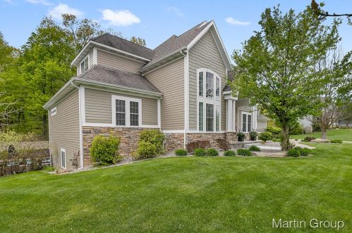 4440 Whitewood Farms Dr, Grand Rapids, MI 49525-3487