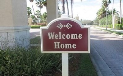 307 Breezy Pt Loop, Fort Pierce FL 34986-2668 exterior