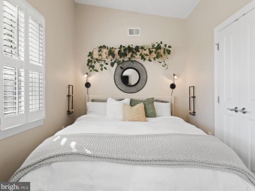 903 Princess St, Alexandria VA  22314-2244 exterior