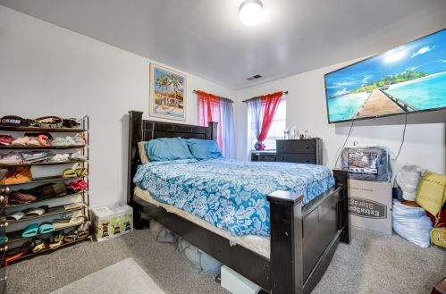 7952 Greenwood Ave, Chicago IL 60619-7096 exterior