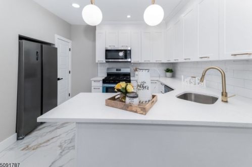 128 Brookside Ave, Irvington NJ  07111-3303 exterior