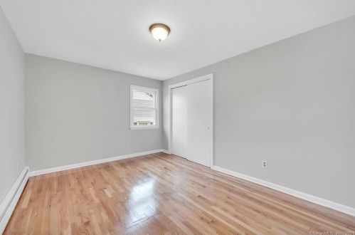 405 Francis St, New Britain CT 06053-3052 exterior