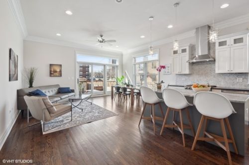 421 50 St, Chicago IL 60615-2222 exterior