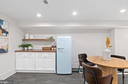 1744 T St, Washington DC 20009-7102 exterior