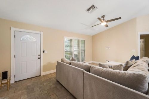 5341 Hickory Wood Dr, Naples FL 34119-1404 exterior