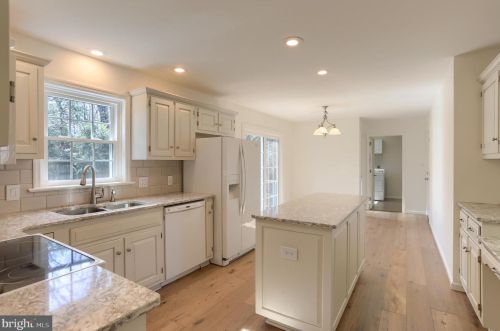 850 Zermatt Dr, Hummelstown PA  17036-9706 exterior