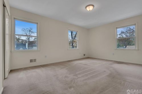 4 Rockoff Ct, Edison NJ  08837-3000 exterior