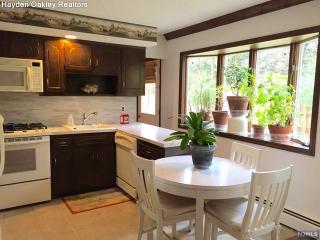 9 Carlotta Way, Demarest NJ  07627-2501 exterior