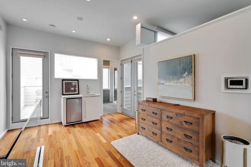 970-74 Leithgow St, Philadelphia PA  19123-1440 exterior