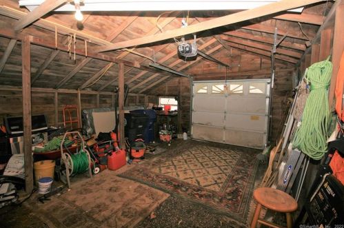 142 Hl Rd, Torrington CT 06790-2337 exterior