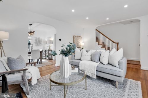 618 Wayne Ave, Silver Spring MD  20910-5556 exterior