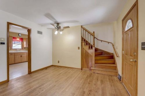 8018 Keefe Ave, Milwaukee, WI 53222-2904