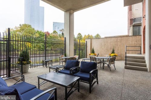 2429 Locust St, Philadelphia PA 19103-5553 exterior