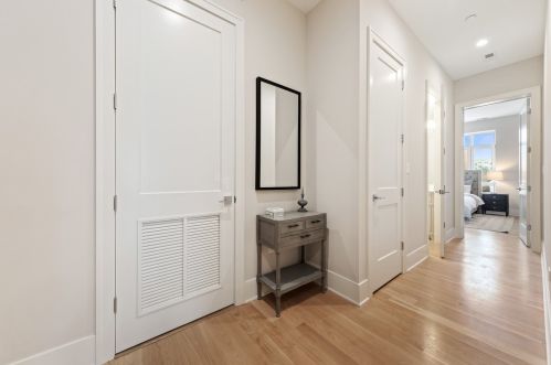 195 Addison Ave, Elmhurst IL  60126-2720 exterior