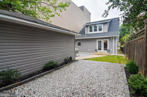 2911 17th St, Washington DC  20018-1825 exterior