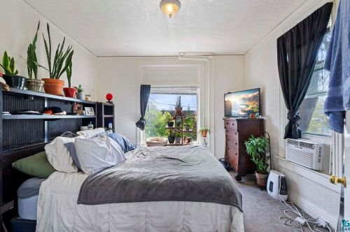 1725 1 St, Duluth MN 55806-2144 exterior