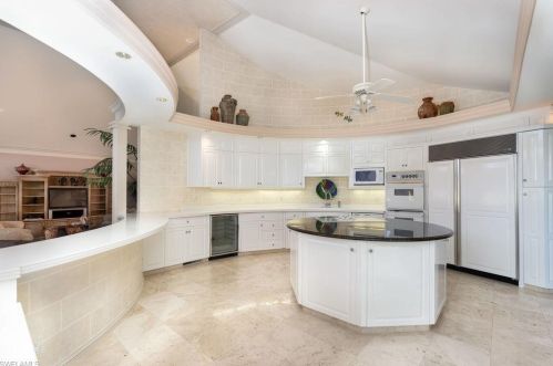 925 Spyglass Ln, Naples FL 34102-7735 exterior