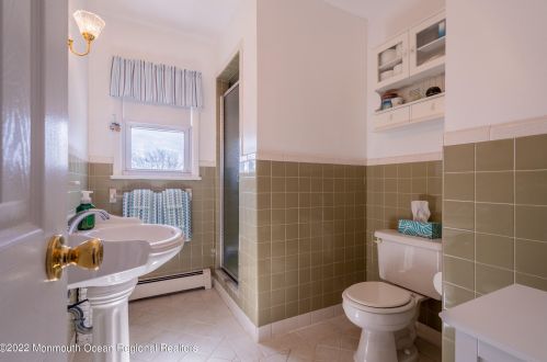 91 Harding Rd, East Freehold NJ 07728-9004 exterior