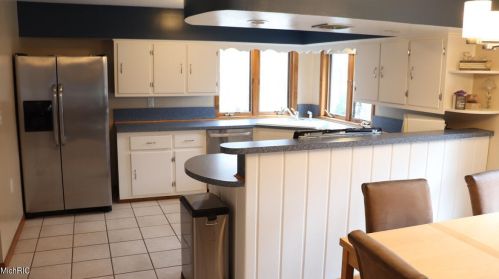 3821 Ellen St, Meskegon MI 49444-4067 exterior