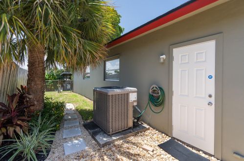 2547 11 Ct, Boynton Beach FL 33426-7812 exterior