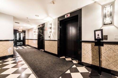 1444 Orleans St, Chicago IL  60610-6537 exterior