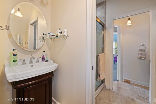 3420 Claremont Ave, Chicago IL 60608-6014 exterior