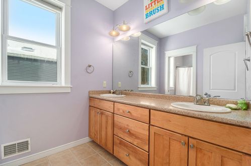 1234 Eagle Lk Dr, Kalamazoo MI 49009-8429 exterior