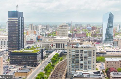 1222 Arch St, Philadelphia PA 19107-2816 exterior