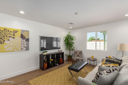 4215 19 Pl, Phoenix AZ 85040-1407 exterior