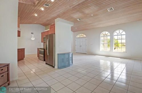 2042 Capeador St, Fort Pierce, FL 34953-1780