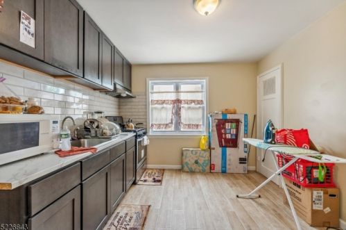 179 Midland Pl, Newark NJ 07106-3310 exterior