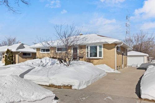 5300 Plainfield Ave, Milwaukee WI 53207-5048 exterior