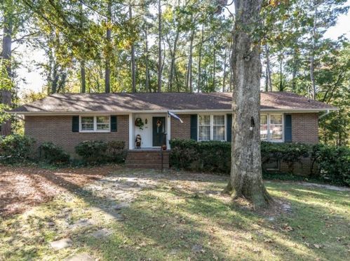 103 Hickory St, Whispering Pines, NC 28327-6174