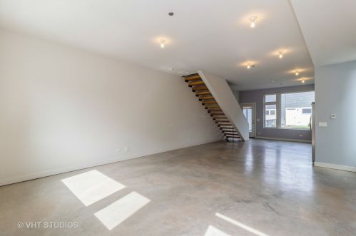 2629 Hamlin Ave, Chicago IL 60647-1009 exterior