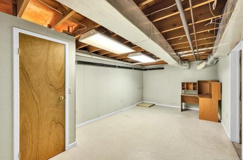 10 Pheasant Run, Windsor CT 06095-1549 exterior