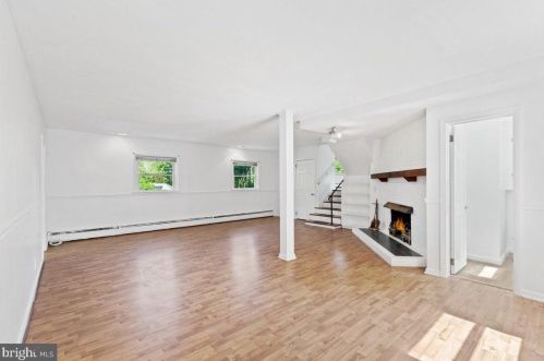 8 Maddock Dr, Trenton NJ 08628-2308 exterior