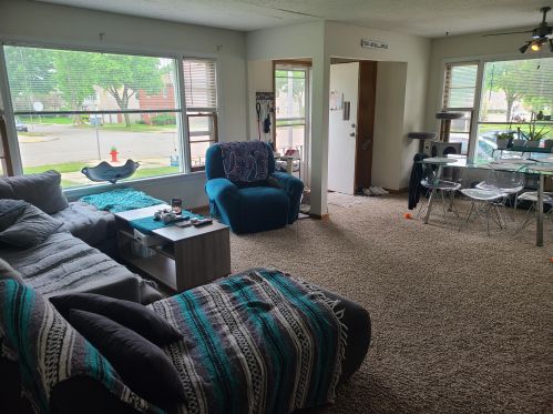 8730 Center St, Milwaukee, WI 53222-4739