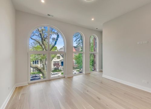 2345 Mclean Ave, Chicago IL 60647-4113 exterior