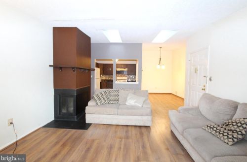 10 Aspen Ct, Trenton NJ  08619-4601 exterior