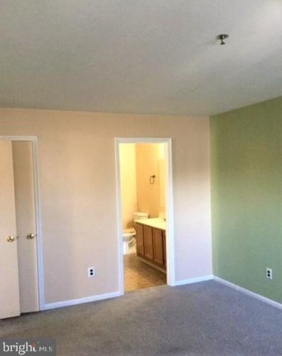 511 Ashton Ln, New Castle DE  19720-3960 exterior