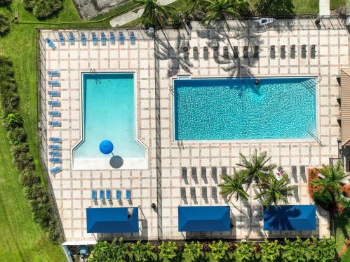 2886 Cedar Dunes Dr, Fort Pierce FL  34953-4572 exterior