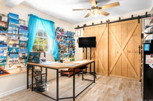 19 John St, Enfield CT 06082-3706 exterior