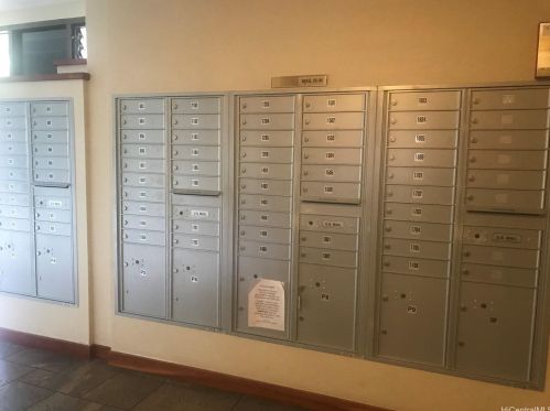 1521 Alexander St, Honolulu HI  96822-4979 exterior